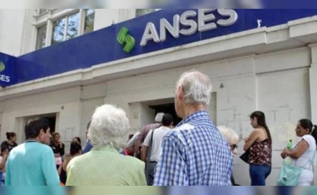 Por la "emergencia previsional", el Gobierno suspendió los Créditos ANSeS