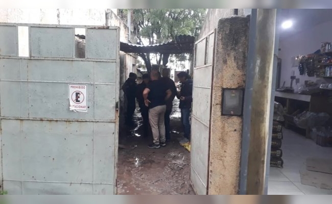 Asalto y crimen: un hombre de 73 años falleció tras ser apuñalado en el cuello