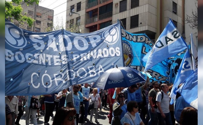 Ante la quita del incentivo docente y la falta de acuerdo salarial, Sadop arranca este lunes un paro por 48 horas
