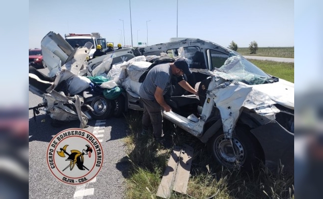 Impactante siniestro: un hombre resultó ileso tras un impresionante choque