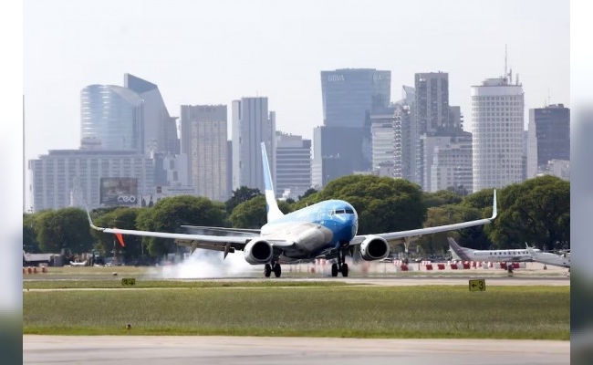 Aerolíneas Argentinas recorta vuelos de cabotaje y regionales en casi un 20% para reducir costos