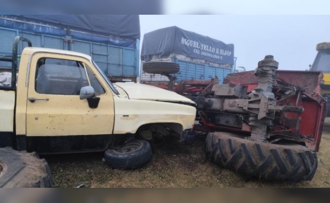 Triple choque entre camión, tractor y camioneta dejó heridos