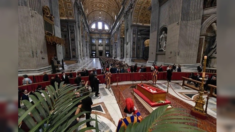 &Uacute;ltimo adi&oacute;s a Francisco: hoy se cierra el f&eacute;retro en la Bas&iacute;lica de San Pedro y ma&ntilde;ana ser&aacute; el funeral