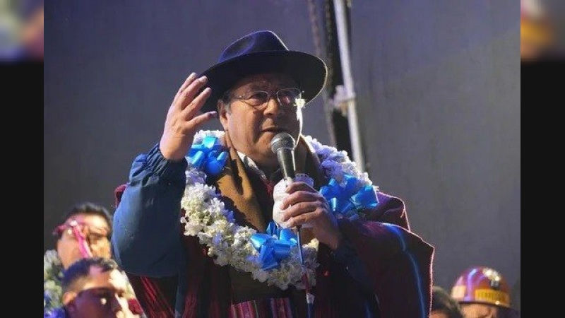 Bolivia: Arce descarta una renuncia y acusa a Evo Morales de usar bloqueos para forzar su candidatura