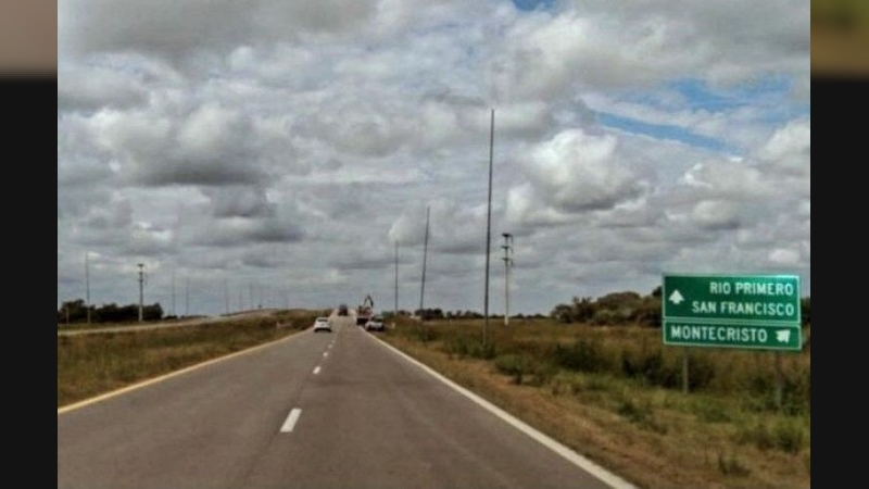 Una mujer internada tras tirarse del auto en movimiento de su novio, que fue detenido