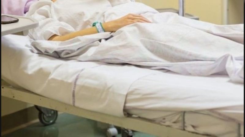 Intentó matar a su esposa que tenía una válvula en la cabeza acercándole un imán