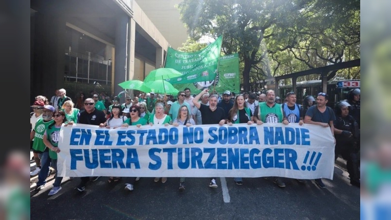 ATE se movilizó al Ministerio de Desregulación en la previa de la Marcha Nacional de Salud