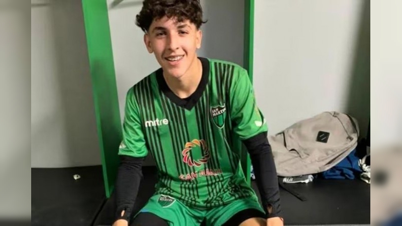Conmoción en el fútbol: murió Ronaldo Arias, jugador de 20 años que era promesa en San Juan