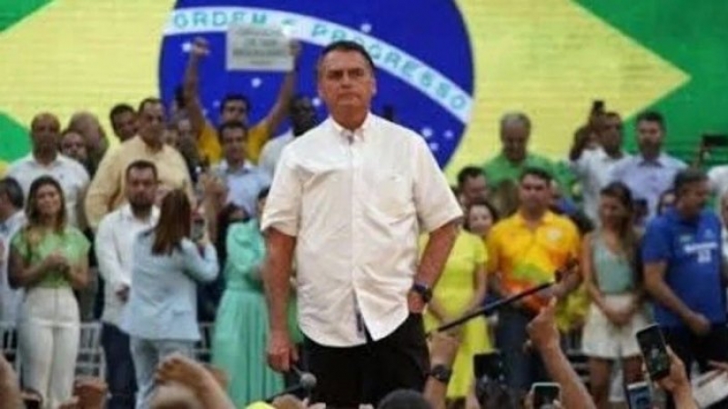 Juez brasileño votó por la absolución de Bolsonaro