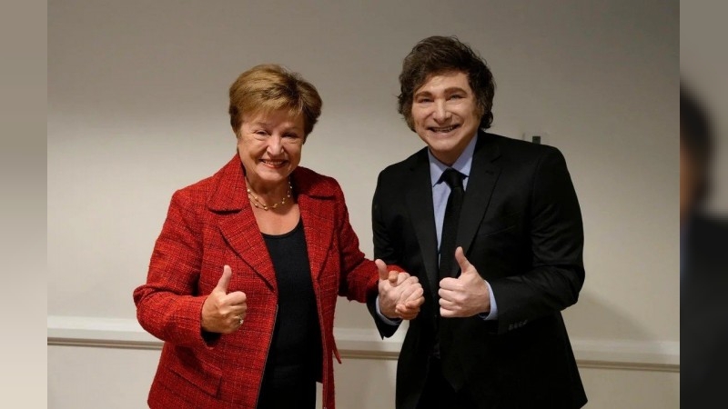 Milei y Caputo se reunirán recién el martes con la jefa del FMI mientras Argentina busca un préstamo de EEUU