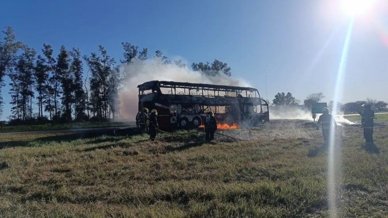 Se incendió un colectivo que viajaba a Córdoba