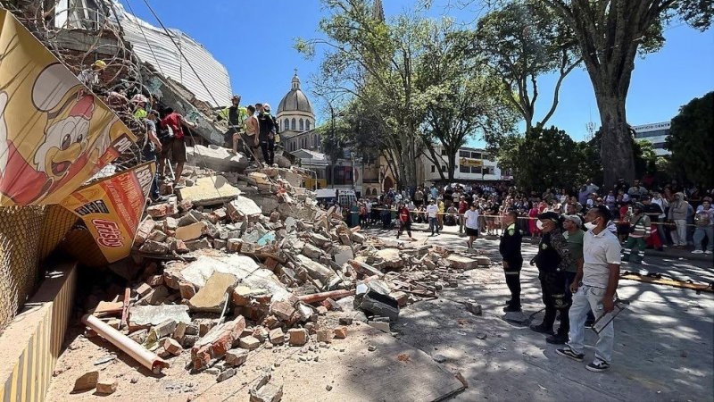 Hay al menos 111 muertos y m&aacute;s de 80 heridos por el terremoto en Colombia: el presidente de la Espriella declar&oacute; desastre nacional