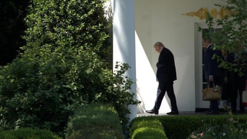 El nivel de aprobaci&oacute;n de Trump cae a 33%, se&ntilde;ala encuesta