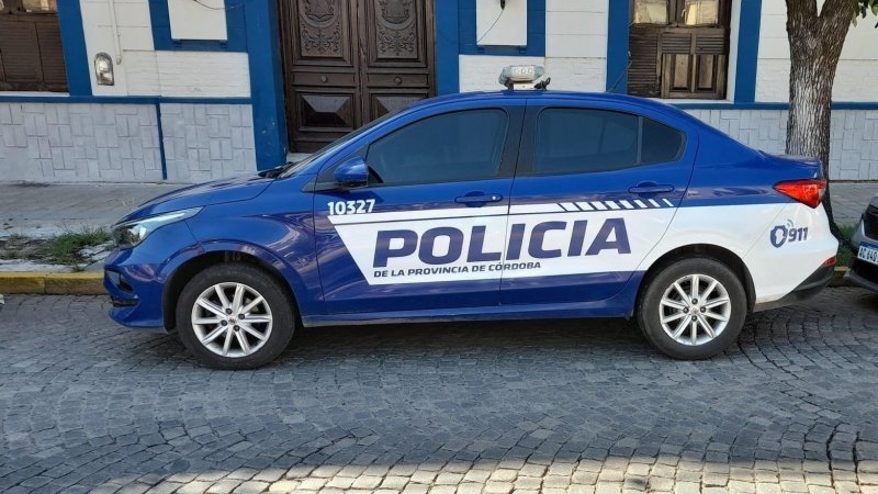 Un motociclista result&oacute; herido tras chocar con un auto