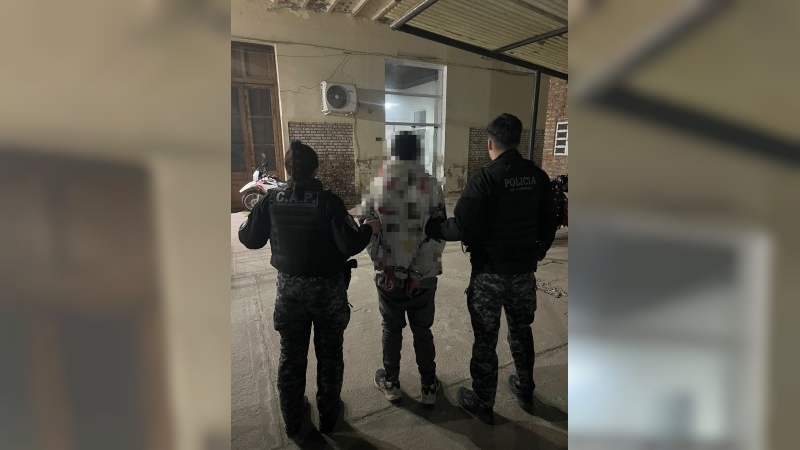 Aprehendieron a un adolescente tras amenazar a polic&iacute;as en inmediaciones de la Terminal 