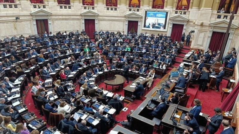 Con un temario ambicioso, el Gobierno juega sus fichas en Diputados y la oposici&oacute;n prepara un contragolpe