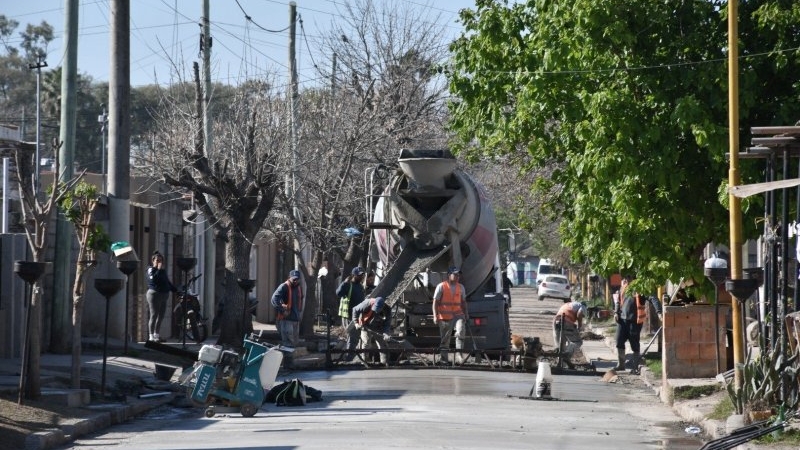 La pavimentaci&oacute;n de barrio Parque avanza a paso firme y podr&iacute;a finalizar antes de lo previsto