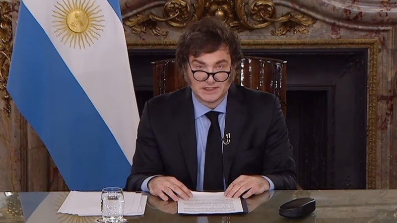 Milei viaja a Chile y ultima detalles del mensaje que dar&aacute; en cadena nacional por Malvinas