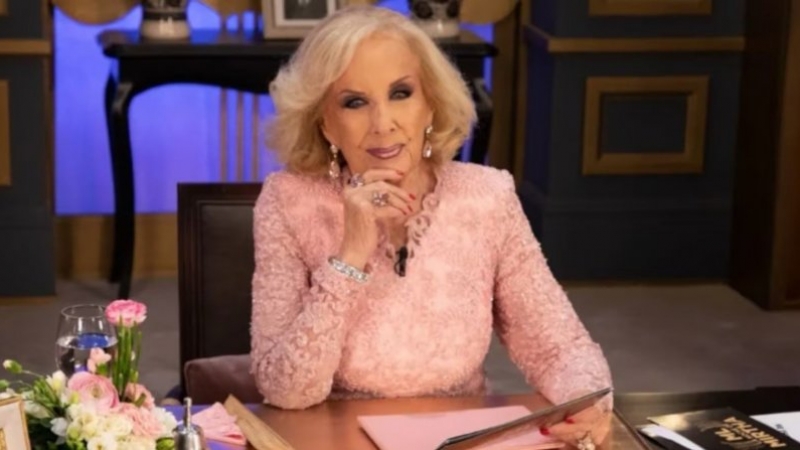 Mirtha Legrand est&aacute; internada por una bronquitis