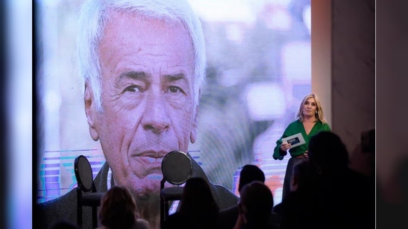 Homenaje a De la Sota uni&oacute; al cordobesismo con Sergio Massa y sectores progresistas