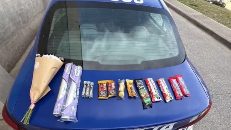 Cayó un “ladrón romántico” en Nueva Córdoba: robó flores y chocolates y terminó detenido