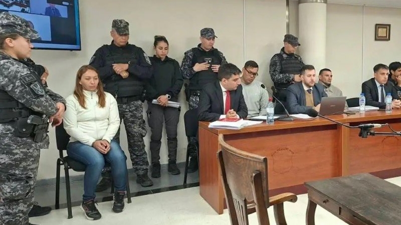 Comenzó el juicio por el crimen de Aralí Vivas: la familia pidió perpetua para los tres acusados