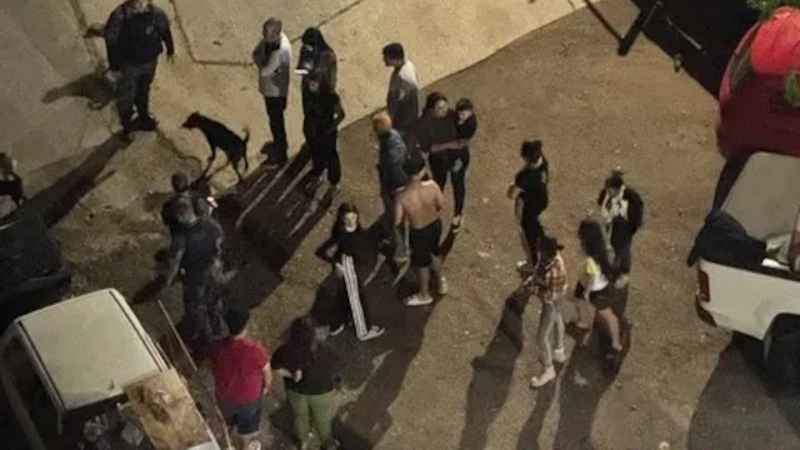 Descontrol en la &ldquo;esquina desamparada&rdquo;: un nuevo robo termin&oacute; con gritos, insultos y piedrazos