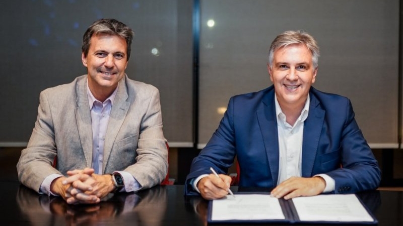 Llaryora envi&oacute; a la Legislatura el nuevo proyecto de ley para impulsar la inversi&oacute;n industrial y el empleo
