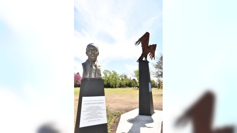 El programa &ldquo;El Arte es Central&rdquo; sum&oacute; una nueva escultura en homenaje a C&eacute;sar Ignacio Scaraf&iacute;a