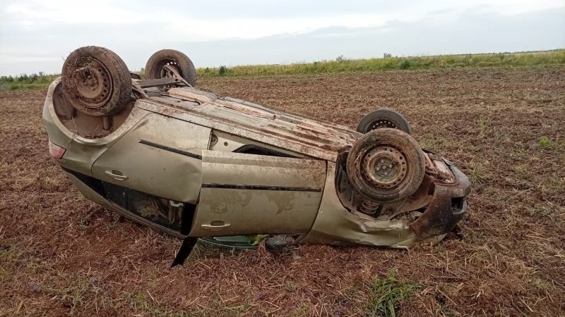 Un autom&oacute;vil volc&oacute; sobre la ruta 1 en Porte&ntilde;a