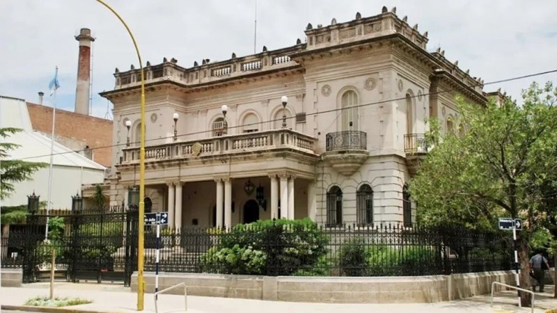 Suspenden la atenci&oacute;n al p&uacute;blico en la Secretar&iacute;a de Econom&iacute;a Municipal por un principio de incendio