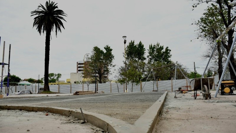 La Plaza V&eacute;lez Sarsfield avanza en su etapa final de refuncionalizaci&oacute;n y estar&aacute; lista antes de fin de a&ntilde;o