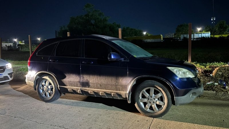 Hallaron una camioneta con pedido de secuestro por sustracci&oacute;n estacionada en calle Ra&uacute;l Dosanto