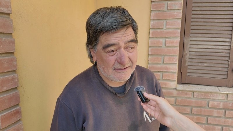 Carlos recuper&oacute; su carrito y volvi&oacute; a vender pralin&eacute; gracias a la ayuda recibida